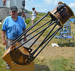 Glenn Jackson and his 14-inch f/4.5 Dob